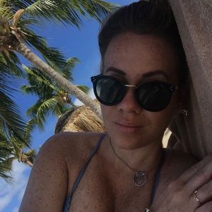 Meet your Posher, Yana